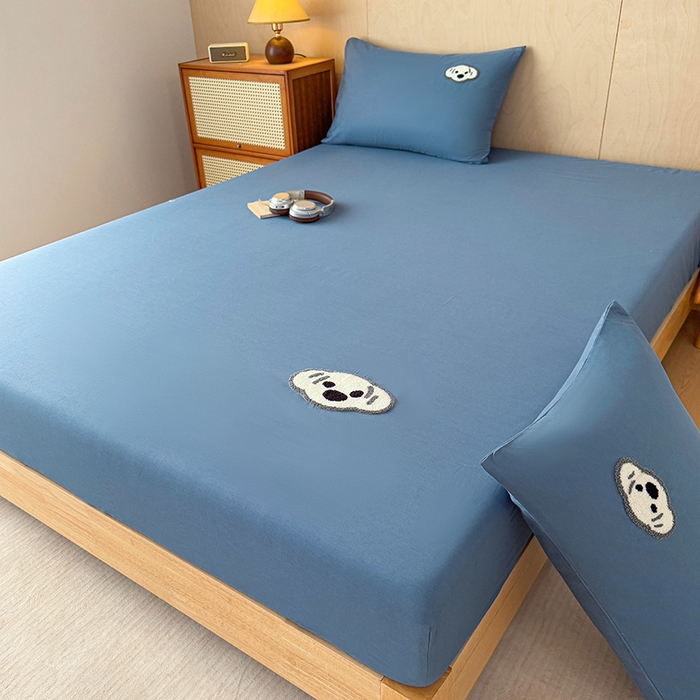 91家纺网 家纺一手货源 找家纺 澳梵家居 2025新款A类全棉毛巾绣床笠 小白-藏蓝