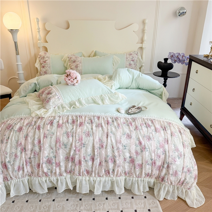 91家纺网 家纺一手货源 找家纺 富盛家纺 2025新款水洗亲肤棉雪纺印绣工艺四件套公主风四件套巴黎春天系列 巴黎春天-绿