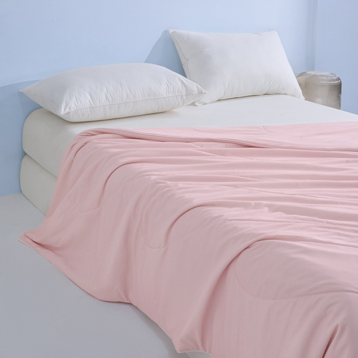 91家纺网 家纺一手货源 找家纺 库里梦家纺 2025新款A类母婴级礼盒装深海水藻凉感被夏被 桃花粉