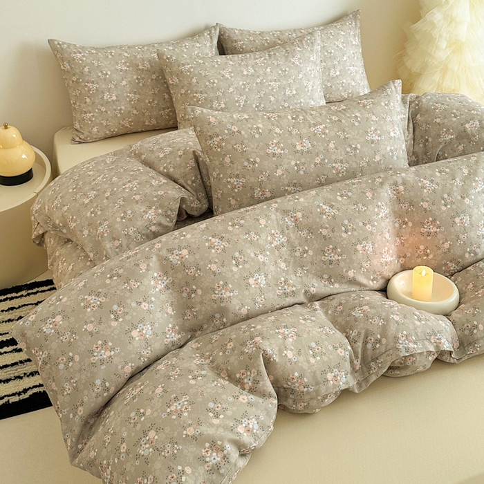 91家纺网 家纺一手货源 找家纺 塞纳 2026新款.全棉有氧双层纱四件套-场景一 花间梦-咖