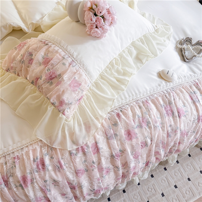 91家纺网 家纺一手货源 找家纺 富盛家纺 2025新款水洗亲肤棉雪纺印绣工艺四件套公主风四件套巴黎春天系列 巴黎春天-白