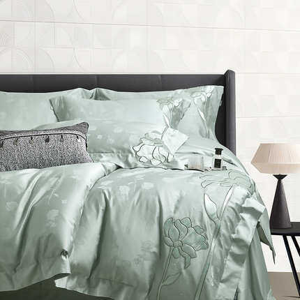 91家纺网 家纺一手货源 找家纺 （总）若未家居 LOVEWE HOUSE 2025新款50S长绒棉提花800T锦缎贴布绣工艺四件套-博洛-相机拍