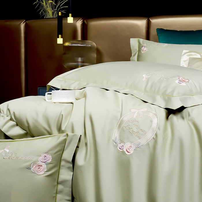 91家纺网 家纺一手货源 找家纺 U品汇 2025新款60s支贡缎长绒棉刺绣花四件套纯棉全棉100%棉礼盒包装 安妮贝尔-抹茶绿