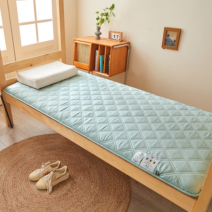 91家纺网 家纺一手货源 找家纺 丽诺床垫 2025新款氧乐棉三明治学生床垫 天际蓝