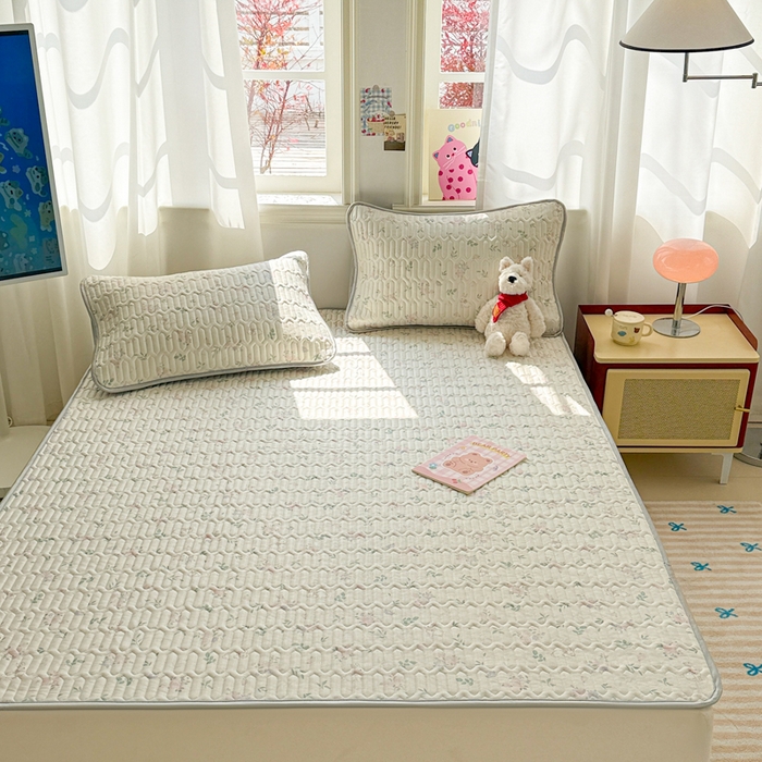 91家纺网 家纺一手货源 找家纺 慕尚家纺 2025新款小清新凉感丝乳胶席 花朵兔