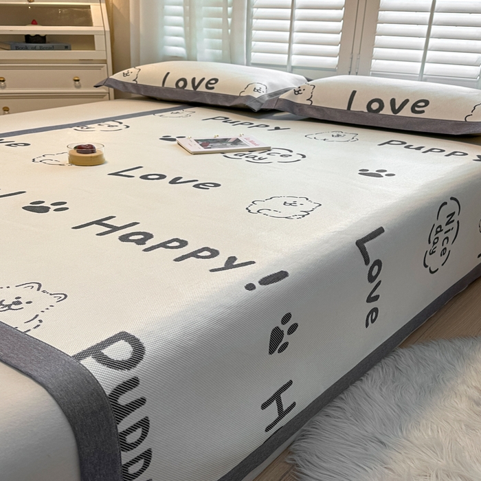 91家纺网 家纺一手货源 找家纺 席佬大 2025新款高克重卡通数码印花冰藤席床席床笠款 快乐小狗-平铺款-平铺款