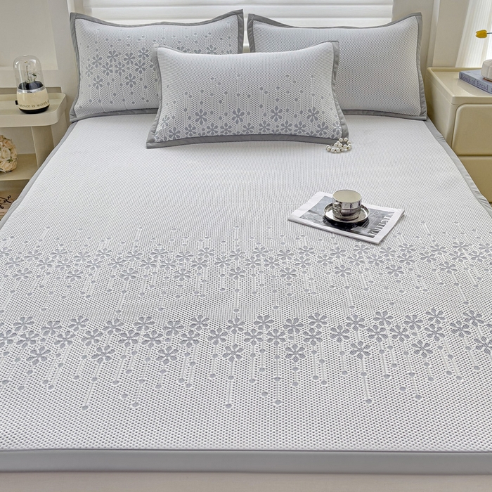 91家纺网 家纺一手货源 找家纺 富馨莱 2025新款A类480克PE凉感凉豆豆凉席三件套和单件平铺款 倾城