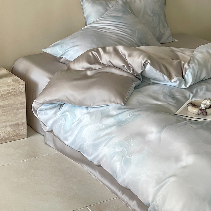 91家纺网 家纺一手货源 找家纺 沐晴家纺 2025春夏新款纯色数码印花60兰精天丝四件套 莫斯-蓝