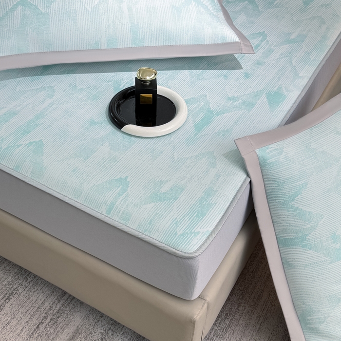 91家纺网 家纺一手货源 找家纺 999家纺 2025新款高端轻奢PE中分子凉感大提花凉席软席 山溪-蓝（床笠款）