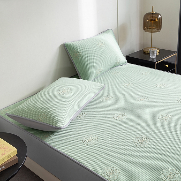 91家纺网 家纺一手货源 找家纺 2025新款山茶花系列冰豆豆凉席 山茶花床笠款-绿