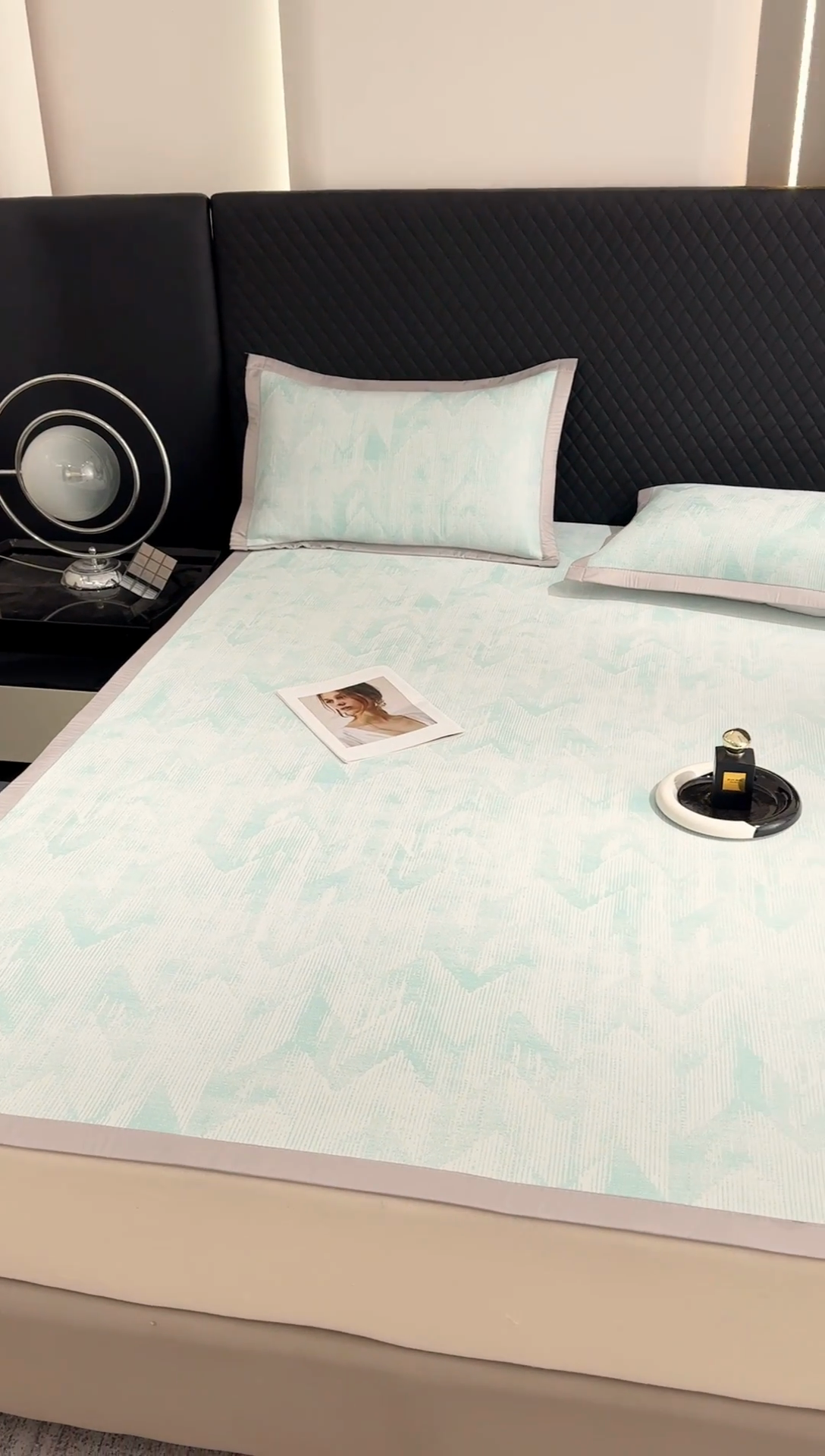 91家纺网 家纺一手货源 找家纺 小萌虎 小萌虎 2025新款PE高分子乙纶提花凉感凉席床席款床笠款 山溪-绿（床席款）