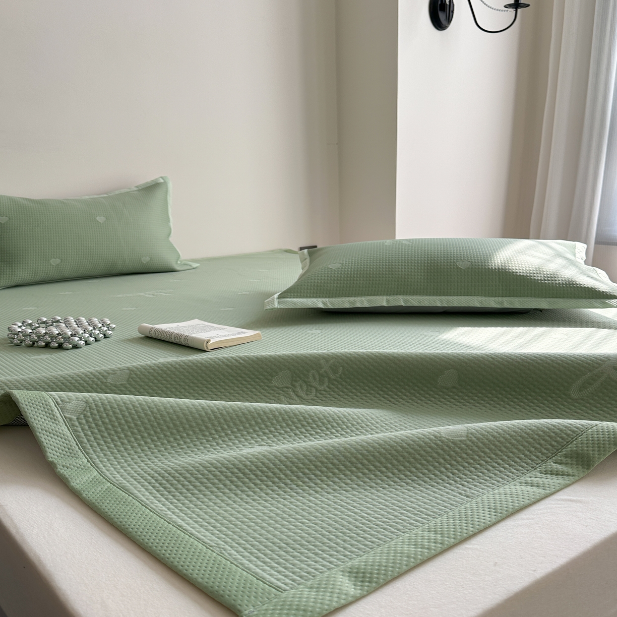 91家纺网 家纺一手货源 找家纺 2025新款夏季3D清凉感纯色凉豆豆系列凉席床笠 绿色