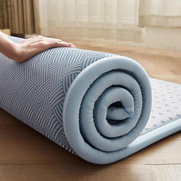 91家纺网 家纺一手货源 找家纺 迪乐妮 2025新款抑菌冰丝地垫床垫爬爬垫-小床图 抑菌冰丝垫饼干花-蓝