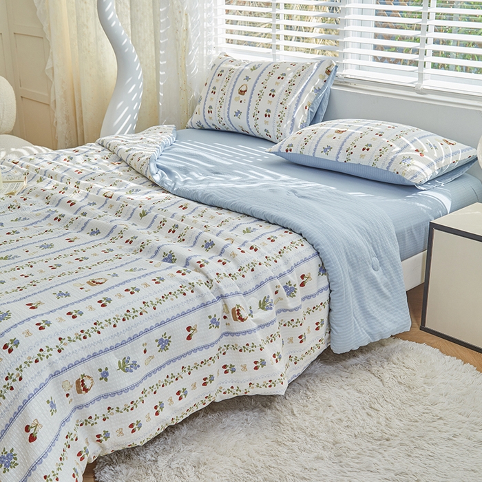 91家纺网 家纺一手货源 找家纺 迪乐妮 2025新款彩竺棉夏被四件套 蕾丝草莓