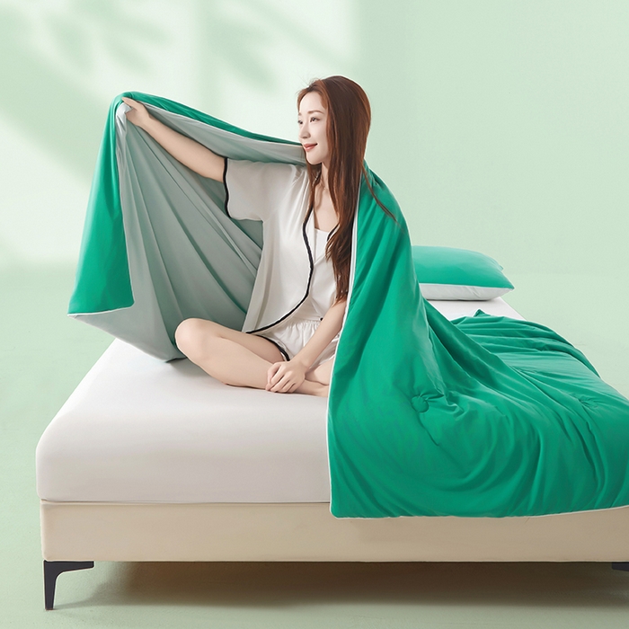 91家纺网 家纺一手货源 找家纺 迪乐妮 2025新款云母凉感夏凉被 西瓜绿