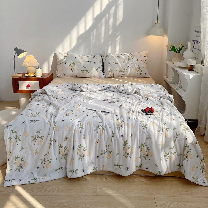 91家纺网 家纺一手货源 找家纺 简爱 2025新款A类针织棉大豆纤维夏被 杏雨梨云