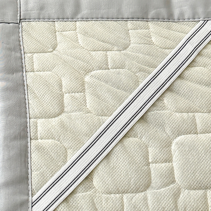 91家纺网 家纺一手货源 找家纺 爱洛家纺 2025新款凉感丝羽丝棉床垫 熊猫-浅灰