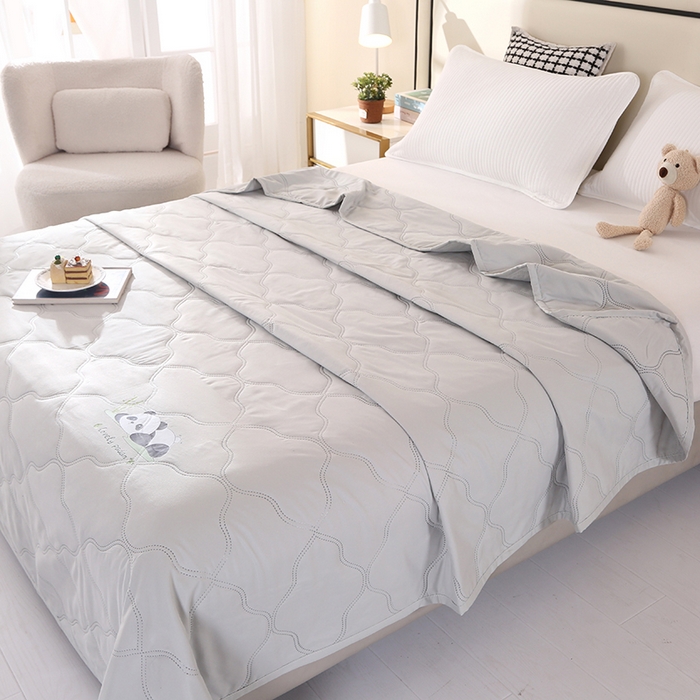 91家纺网 家纺一手货源 找家纺 爱洛家纺 2025新款A类凉感丝夏被被子被芯 熊猫灰