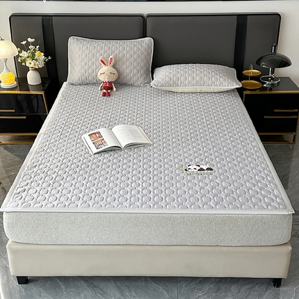 91家纺网 家纺一手货源 找家纺 （总）爱洛家纺 2025新款凉感丝羽丝棉床垫