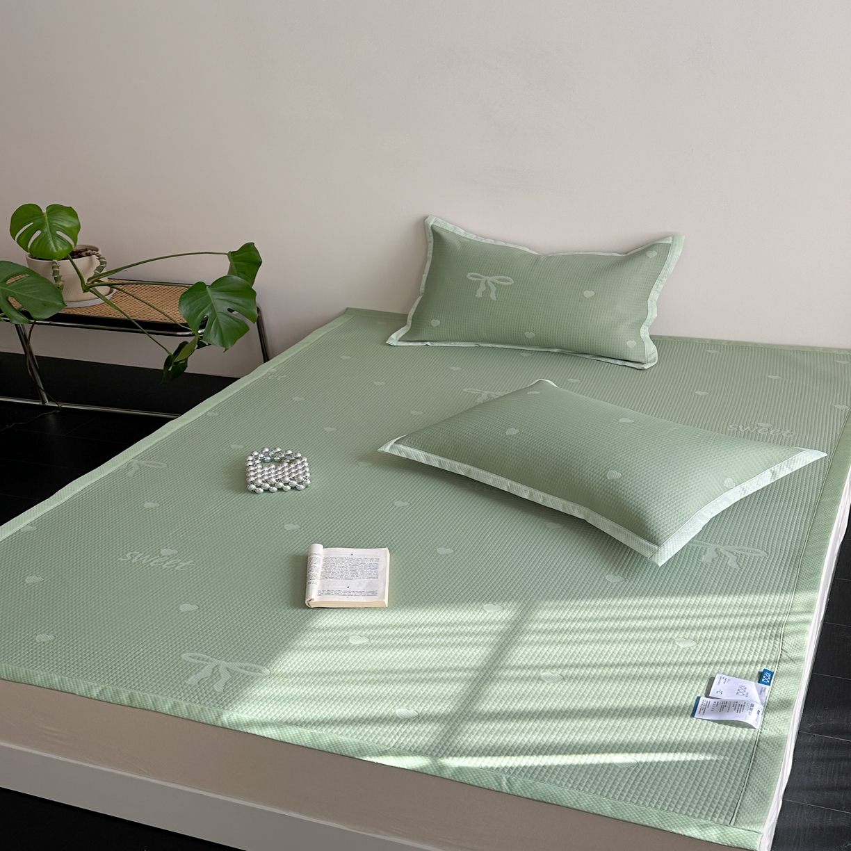 91家纺网 家纺一手货源 找家纺 2025新款夏季3D清凉感纯色凉豆豆系列凉席床笠 绿色