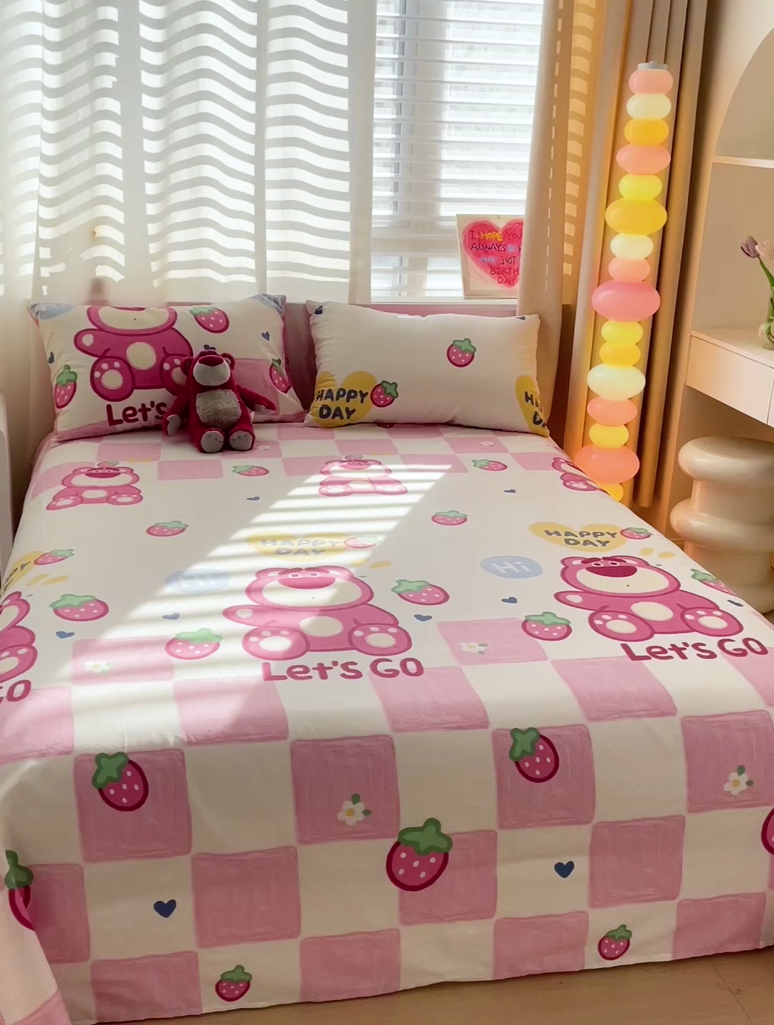 91家纺网 家纺一手货源 找家纺 （总）名兮家居 2025新款全棉纯棉经典小版奥特曼三丽鸥床单【含防伪标】