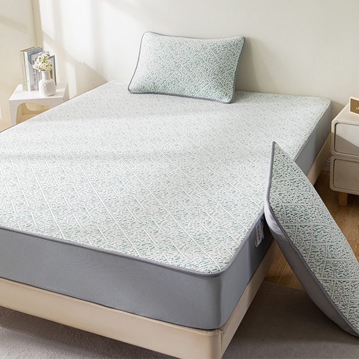 91家纺网 家纺一手货源 找家纺 鑫姿席业 2025新款A类凉感冰豆豆席 雅致床笠款-冰豆绿