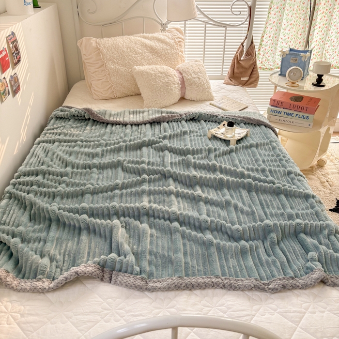 91家纺网 家纺一手货源 找家纺 潮邦创意家居2025新款云朵绒灰边舒绵云朵毯 灰边舒绵云朵毯-绿色