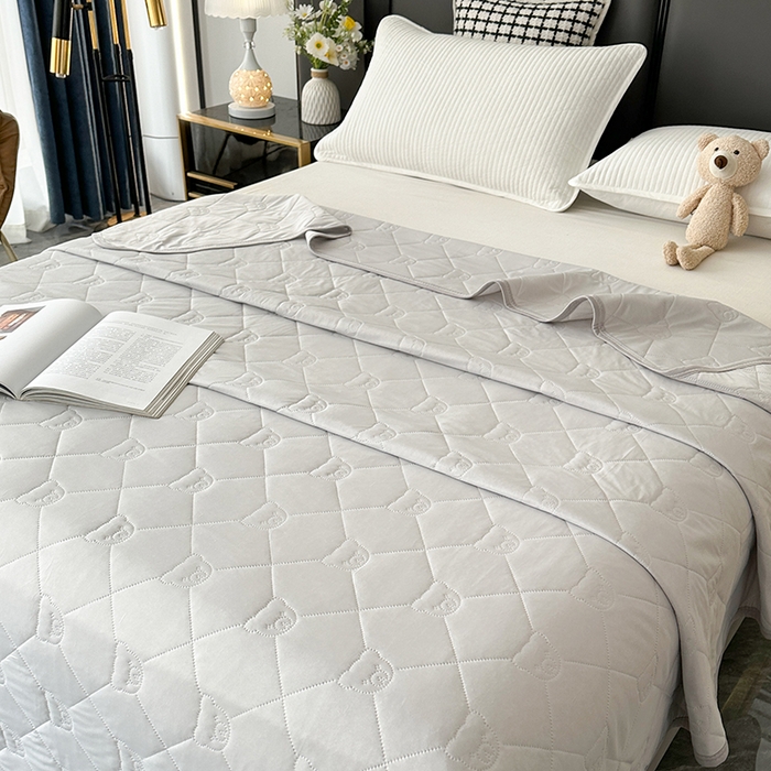 91家纺网 家纺一手货源 找家纺 爱洛家纺 2025新款A类凉感丝夏被被子被芯 浅灰