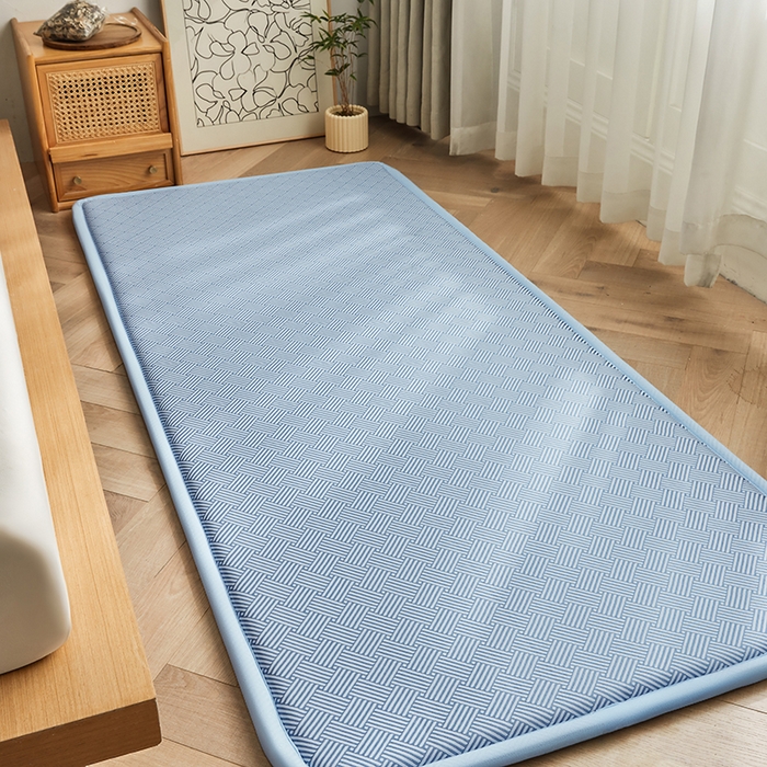 91家纺网 家纺一手货源 找家纺 迪乐妮 2025新款抑菌冰丝地垫床垫爬爬垫-小床图 抑菌冰丝垫饼干花-蓝