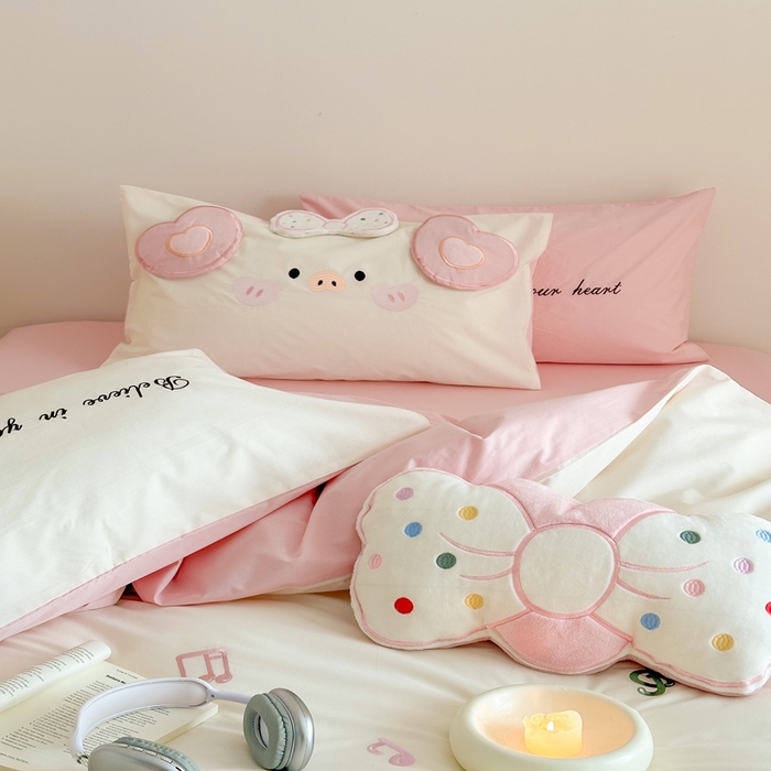 91家纺网 家纺一手货源 找家纺 朗莎家纺 2025新款40支全棉水洗五件套 快乐小猪