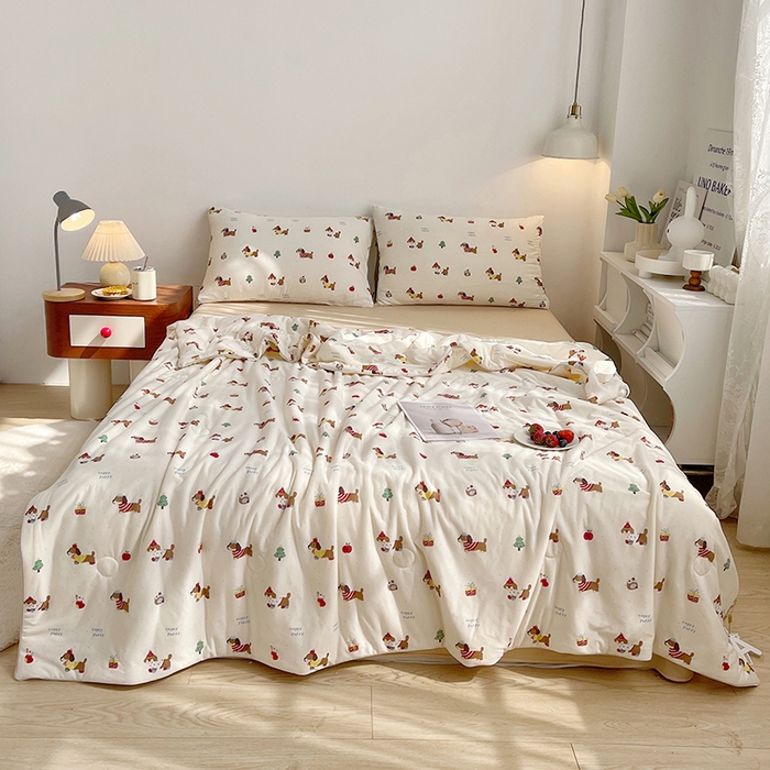 91家纺网 家纺一手货源 找家纺 简爱 2025新款A类针织棉大豆纤维夏被 腊肠狗