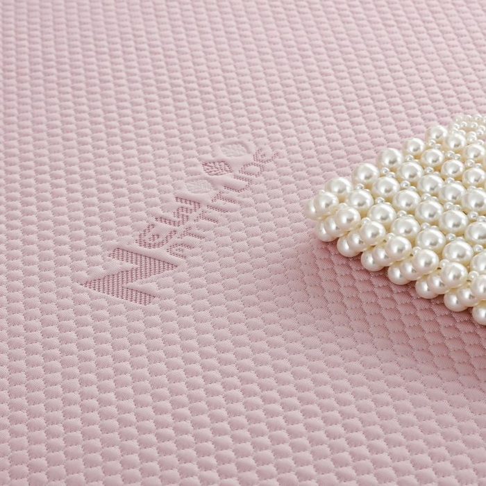 91家纺网 家纺一手货源 找家纺 新月家纺（锦威郎） 2025新款凉豆豆亲肤英文床裙 粉色