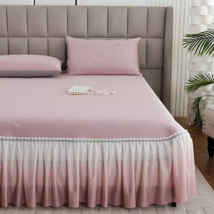 91家纺网 家纺一手货源 找家纺 新月家纺（锦威郎） 2025新款凉豆豆亲肤英文床裙 粉色