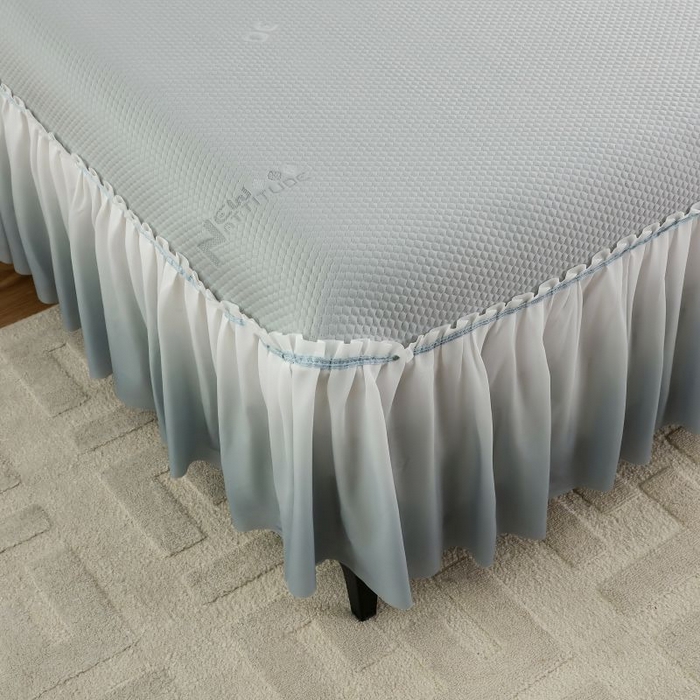 91家纺网 家纺一手货源 找家纺 新月家纺（锦威郎） 2025新款凉豆豆亲肤英文床裙 灰色