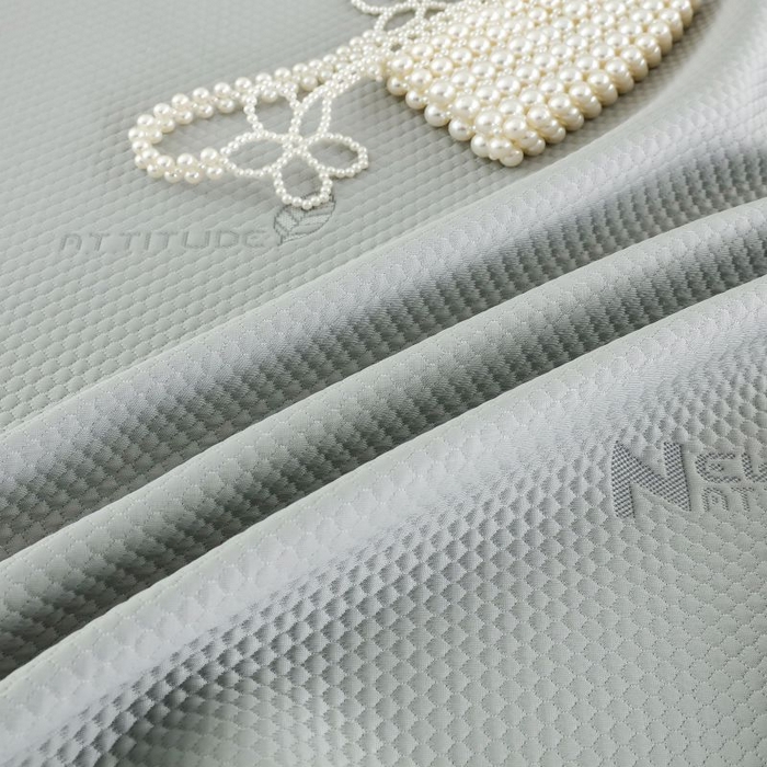 91家纺网 家纺一手货源 找家纺 新月家纺（锦威郎） 2025新款凉豆豆亲肤英文床裙 灰色