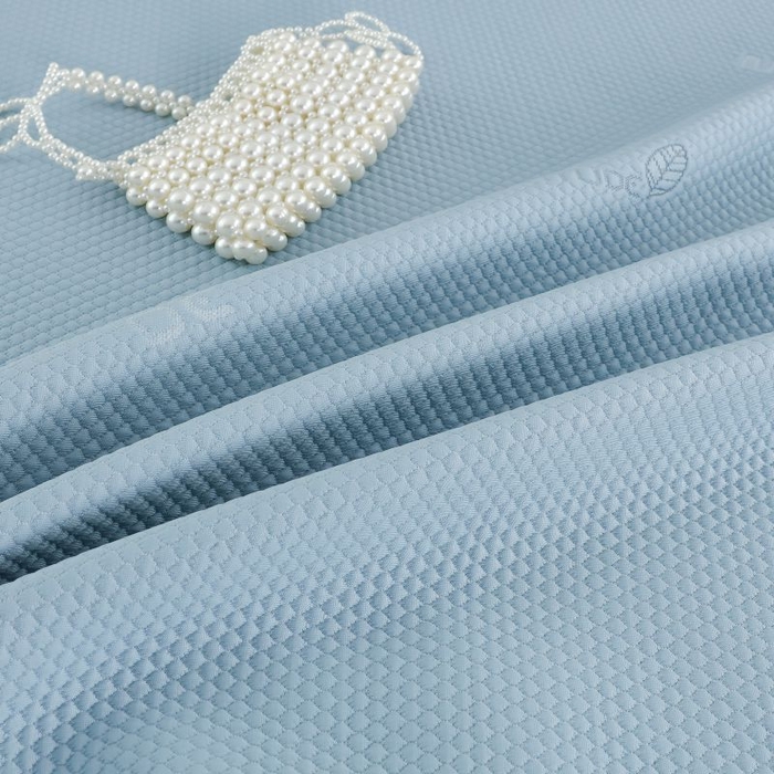 91家纺网 家纺一手货源 找家纺 新月家纺（锦威郎） 2025新款凉豆豆亲肤英文床裙 蓝色