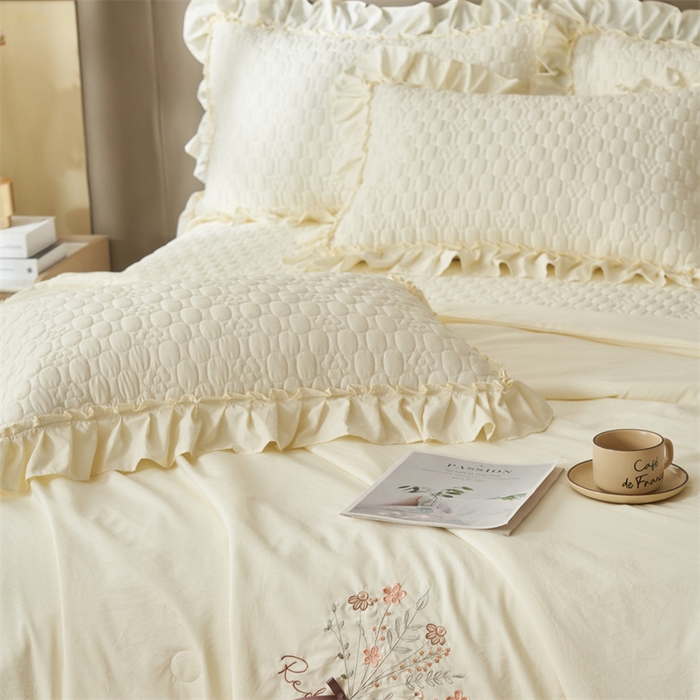 91家纺网 家纺一手货源 找家纺 2025新款A类多功能床盖单品单床盖床盖单件-情缘 奶昔白