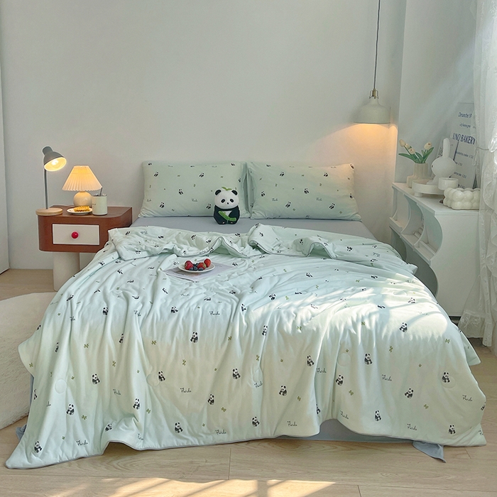 91家纺网 家纺一手货源 找家纺 简爱 2025新款A类针织棉大豆纤维夏被 竹叶小熊