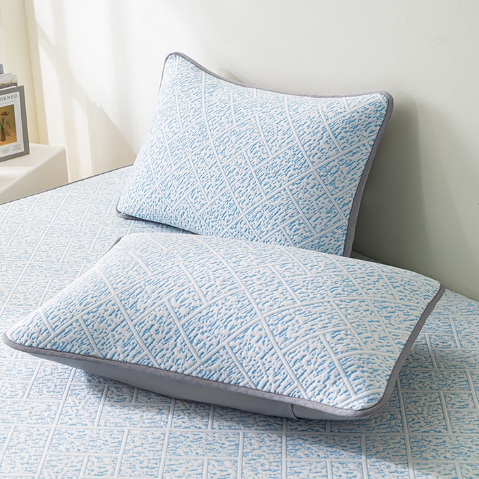 91家纺网 家纺一手货源 找家纺 鑫姿席业 2025新款A类凉感冰豆豆席 雅致床笠款-冰浅蓝