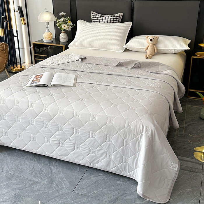 91家纺网 家纺一手货源 找家纺 爱洛家纺 2025新款A类凉感丝夏被被子被芯 浅灰