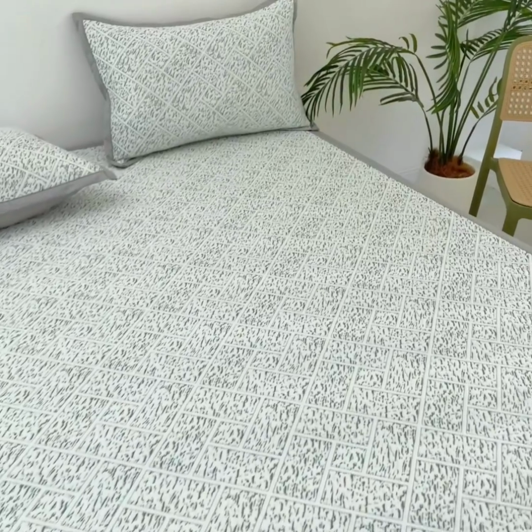 91家纺网 家纺一手货源 找家纺 鑫姿席业 2025新款A类凉感冰豆豆席 雅致床席款-冰豆绿