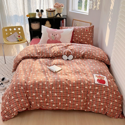 91家纺网 家纺一手货源 找家纺 TT.one 塔塔家居 2025新款全棉刺绣双层纱贴布绣四件套 爱吃苹果