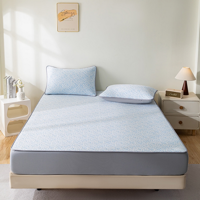 91家纺网 家纺一手货源 找家纺 鑫姿席业 2025新款A类凉感冰豆豆席 雅致床笠款-冰浅蓝