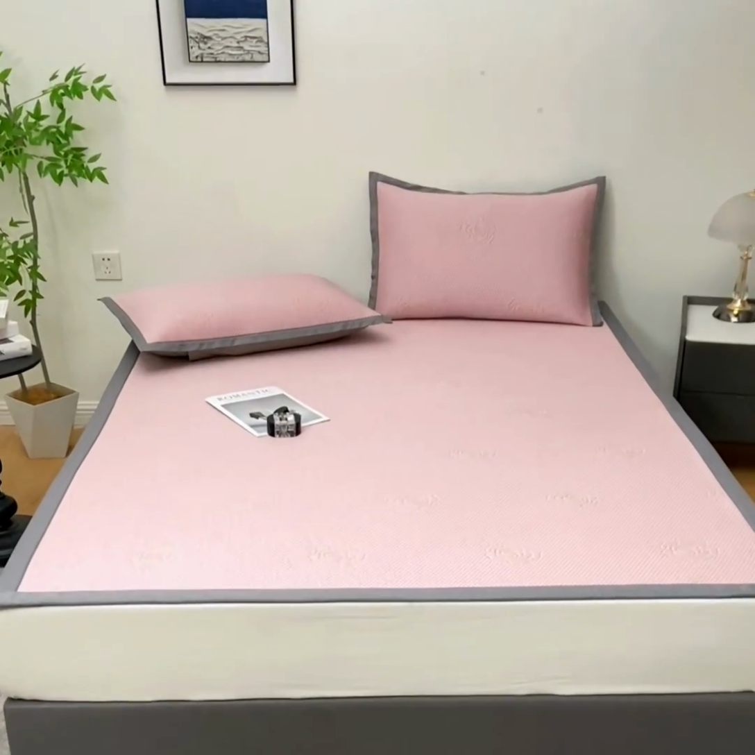 91家纺网 家纺一手货源 找家纺 2025新款山茶花系列冰豆豆凉席 山茶花床席款-粉