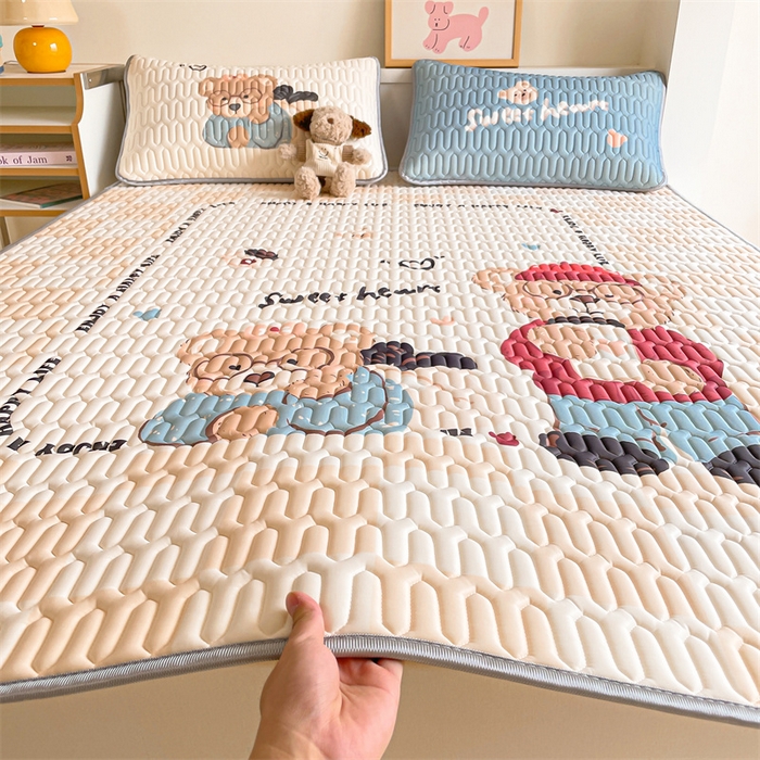 91家纺网 家纺一手货源 找家纺 布卢姆床垫 2025新款A类大版数码凉感丝乳胶凉席 咖啡熊-棕