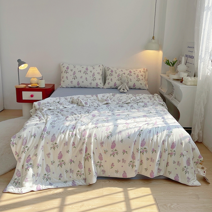 91家纺网 家纺一手货源 找家纺 简爱 2025新款A类针织棉大豆纤维夏被 紫藤花语