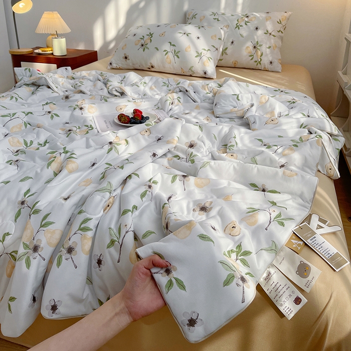 91家纺网 家纺一手货源 找家纺 简爱 2025新款A类针织棉大豆纤维夏被 杏雨梨云