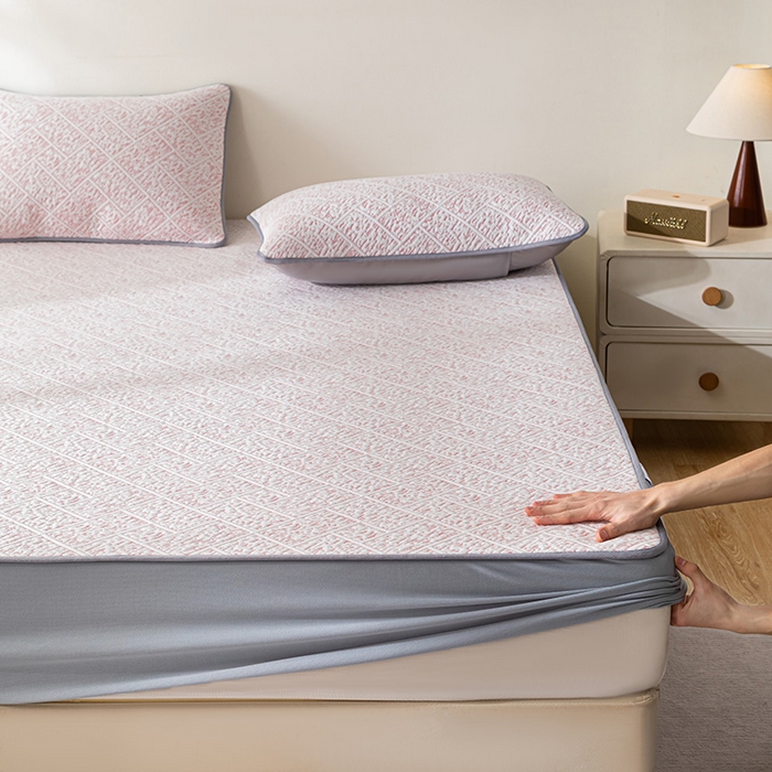 91家纺网 家纺一手货源 找家纺 鑫姿席业 2025新款A类凉感冰豆豆席 雅致床笠款-冰粉