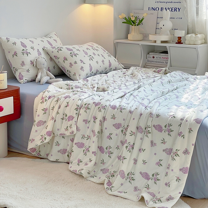 91家纺网 家纺一手货源 找家纺 简爱 2025新款A类针织棉大豆纤维夏被 紫藤花语