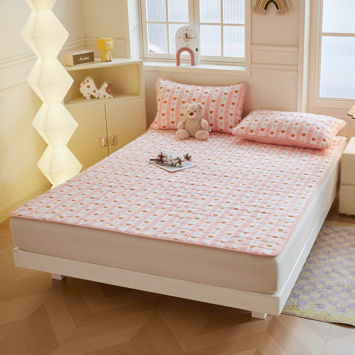 91家纺网 家纺一手货源 找家纺 魅图家纺 2025新款A类云朵棉抗菌棉花床护垫 花恋小熊